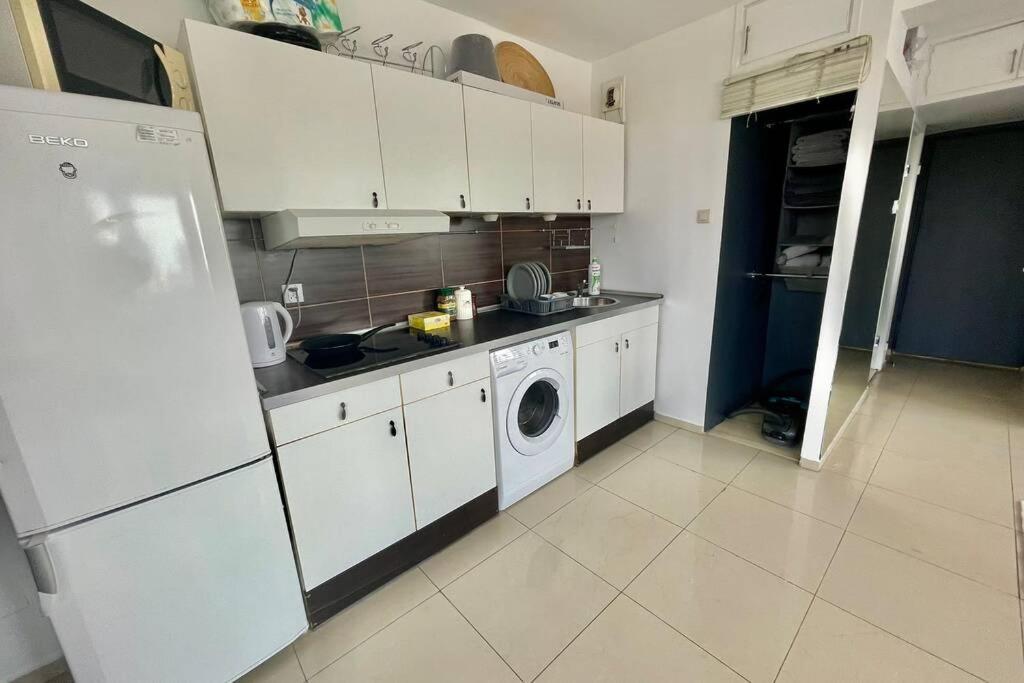 Sawa Apartment 2Xmetro Wifi 500 Mbs 50'Tv Netflix Hbo Appletv+ Warsaw Ngoại thất bức ảnh