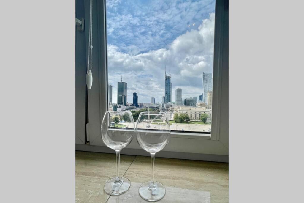 Sawa Apartment 2Xmetro Wifi 500 Mbs 50'Tv Netflix Hbo Appletv+ Warsaw Ngoại thất bức ảnh
