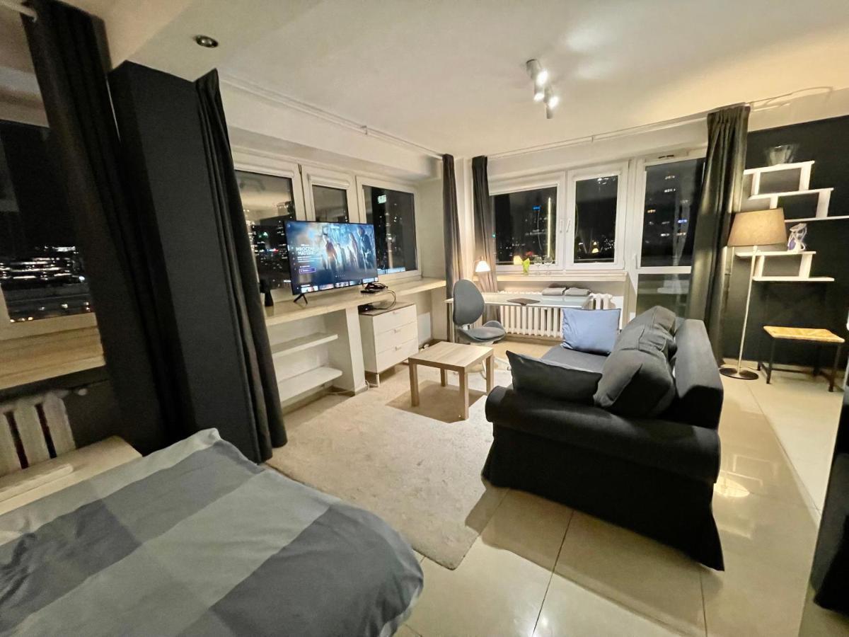 Sawa Apartment 2Xmetro Wifi 500 Mbs 50'Tv Netflix Hbo Appletv+ Warsaw Ngoại thất bức ảnh